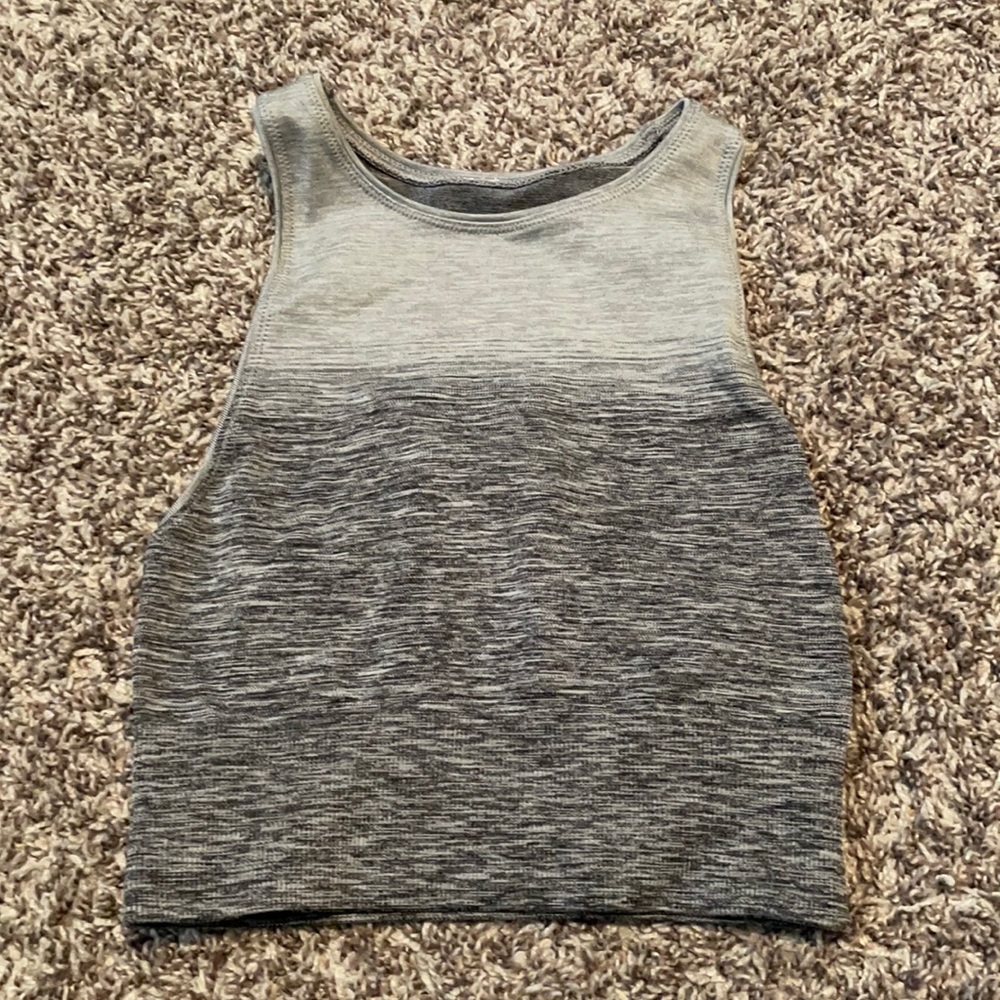 Lululemon workout top